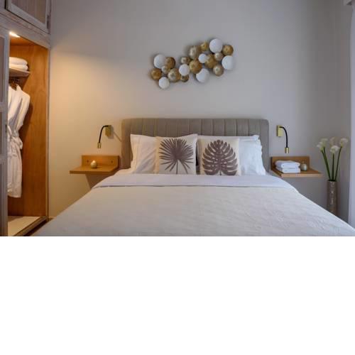 Acropolis Exclusive Studio
