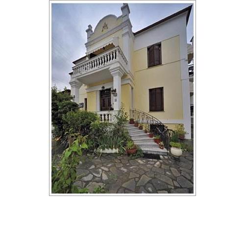 Acropolis Hotel