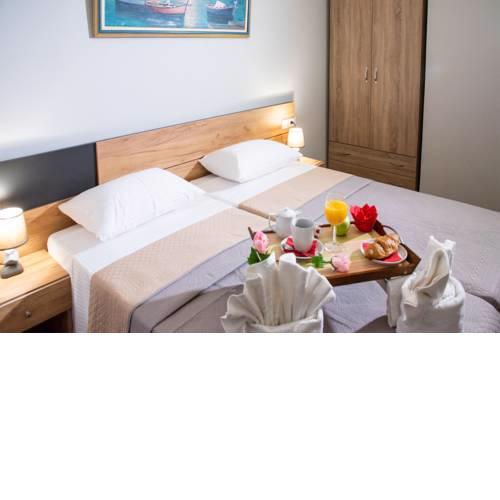 Acropolis Suites 54 White