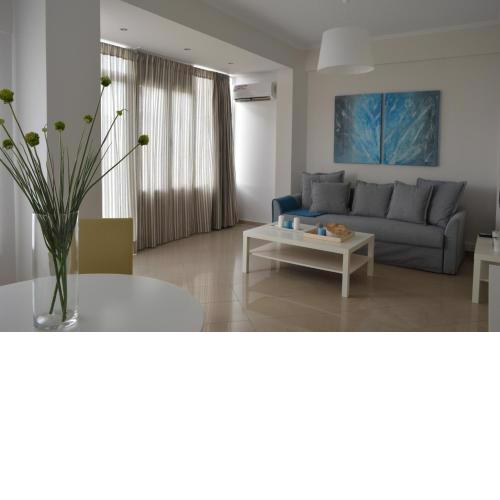 Acropolis view-220 metres from Metro Monastiraki!