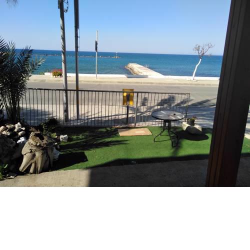 ACROSS THE STREET FROM THE BEACH! 1 bdrm apartment