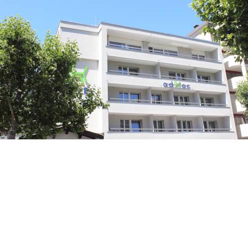 Adhhoc Hotel
