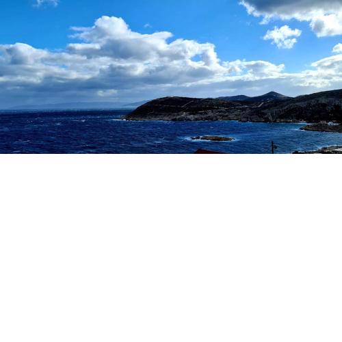 Adorable studio home with Seaview and free parking