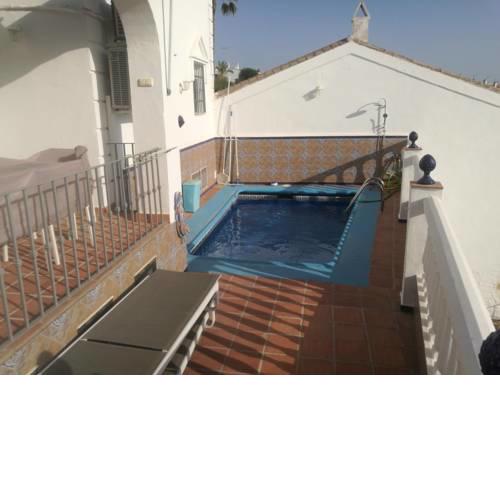ADOSADO EN NERJA URB FLAMINGO