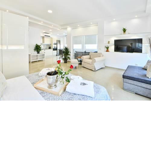 AEOLIS SUITES