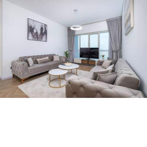 Aesthetic Newly Furnished 1 BR Lakepoint, JLT