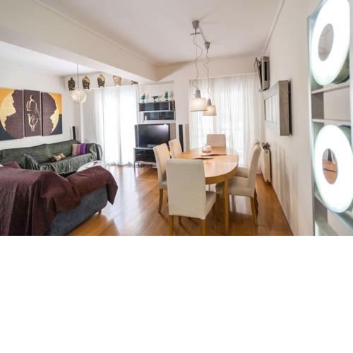 Affordable Luxury 2Bdrm- 2Bath walk everywhere with seaview