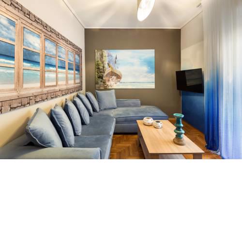Afinestay at Acropolis