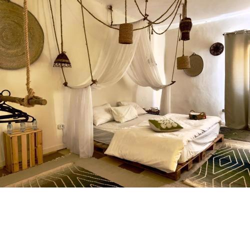 Afro Room In Maadi in sharing apartment