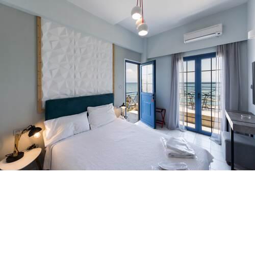 Aggelos Hotel - Beachfront Bright Home - Breakfast included