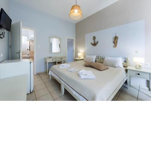 Aggelos Hotel - Beachfront Luxury Suite - Breakfast included