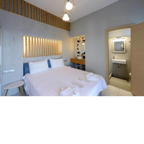 Aggelos Hotel - Beachfront Modern Flat - Breakfast included