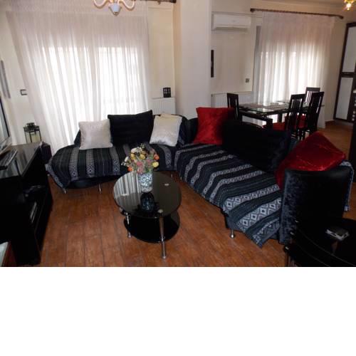 Aggelos Renovated Apartment