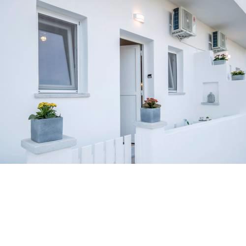 Agia Anna Apartments