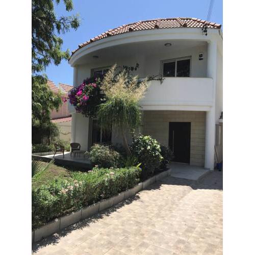 Agios Tychonas Villa