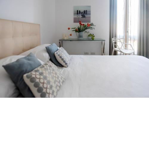 Agora Apartments