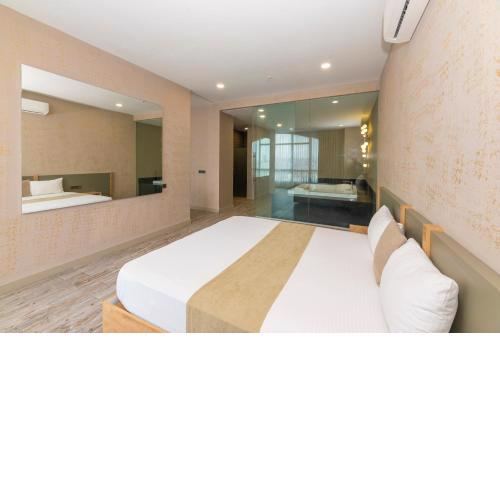 Agora Suites