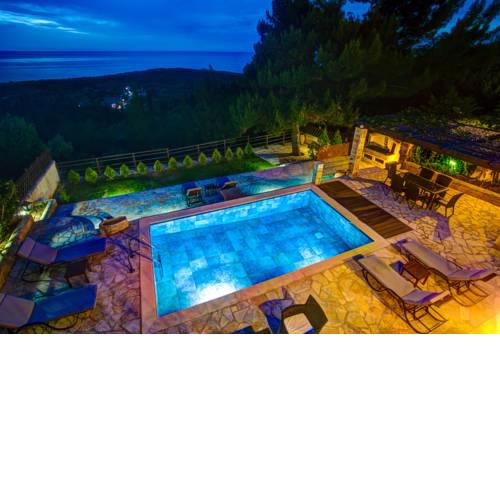 Agrilias Villa Sleeps 6 Pool Air Con WiFi