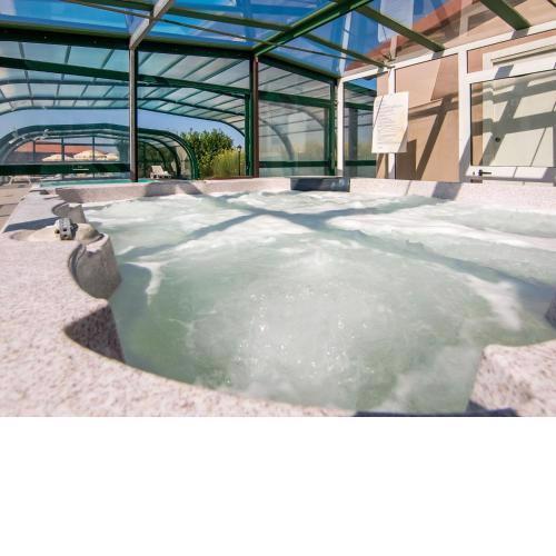 Agrotourismus im Apennin mit berdachtem Pool und Whirlpool