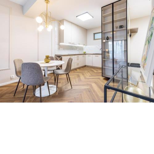 AH Luxury Designer Aparment Bastova