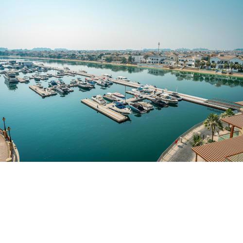Ain Dubai and sunset view studio