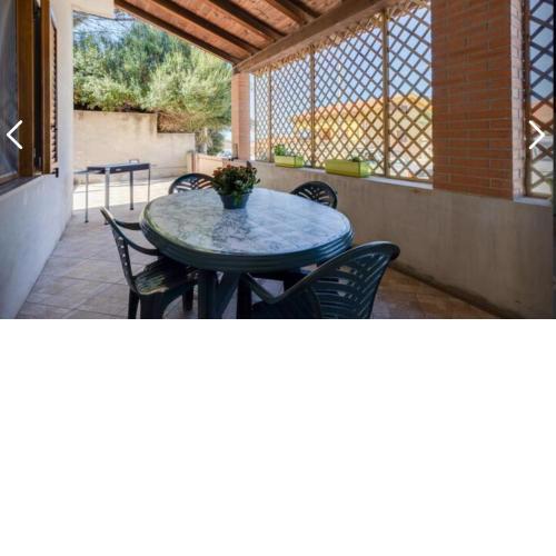 Air-conditioned apartment 300 meters from the sea