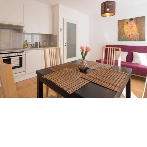 Air-conditioned Apartment in Hip & High Quality Neighborhood
