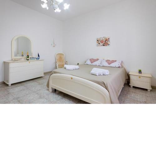 Air-conditioned Villa 300 Meters From Porto Cesareo Beach With Parking
