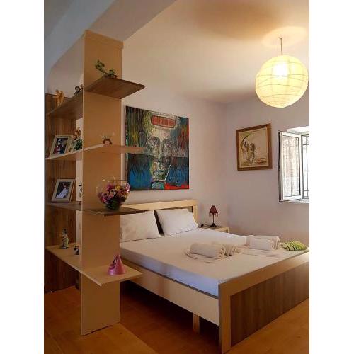 Aira Apartment