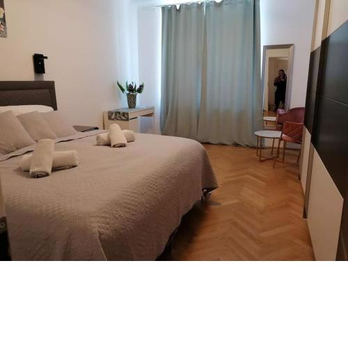 Airconditioned beautiful Augarten apartment