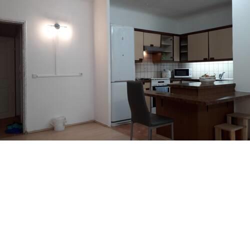 Airport Apartment 6