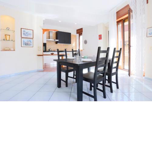 Airy Apartment near the sea! with parking