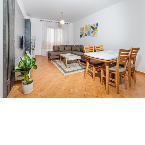 Ajla Apartment
