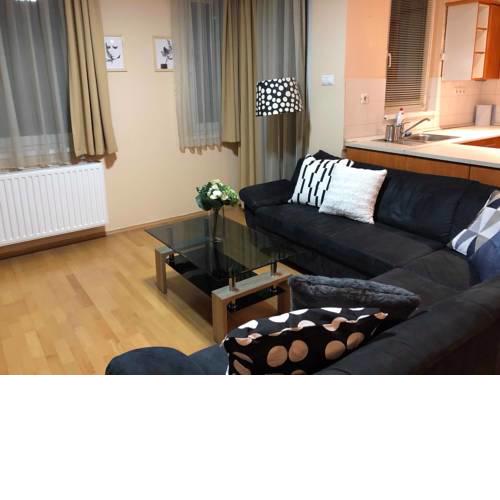 Akácfa 2BR Free Parking Apartment