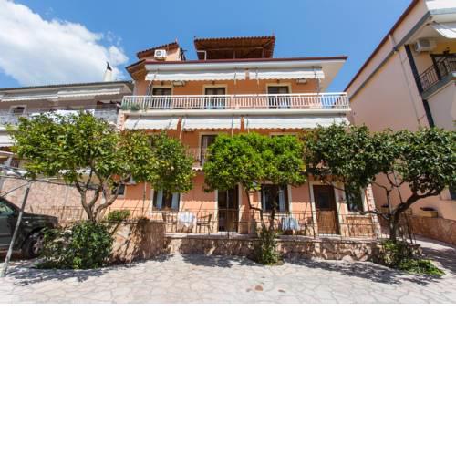 Akis House