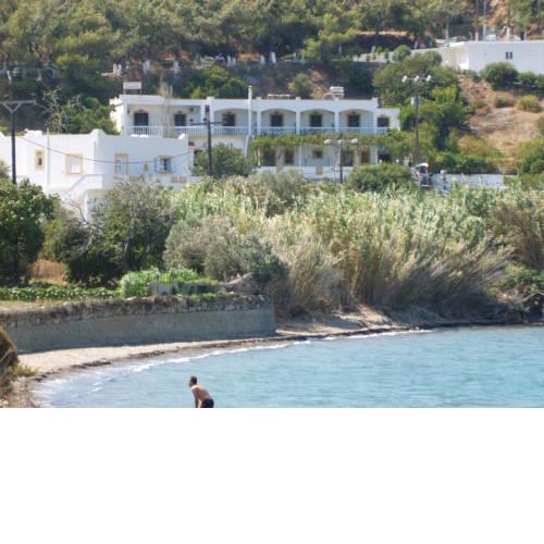 Akrogiali Rooms & Studios