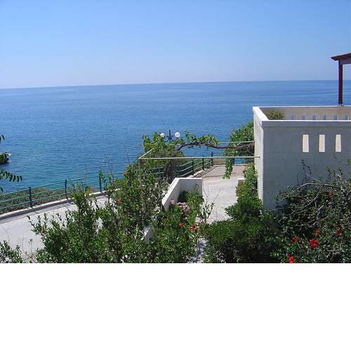 Akrotiri Apartments