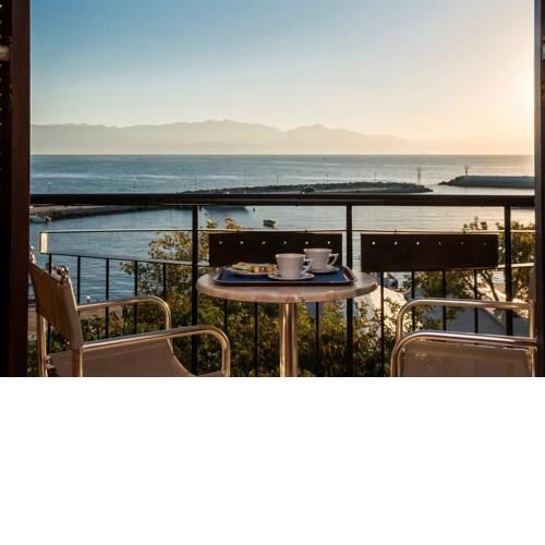 Akroyali Seafront Retreat-Luxury Feel Suite