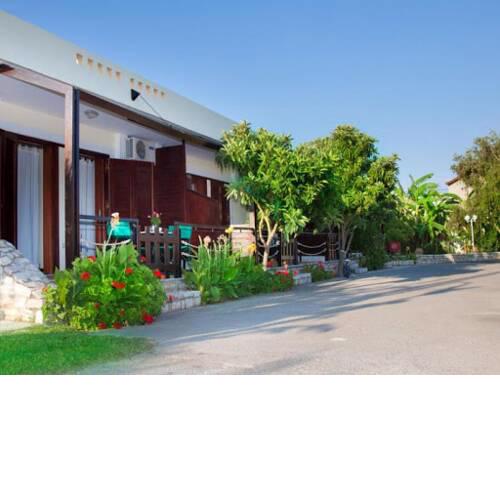 Akroyali Seafront Retreat-Sweet Family Escape