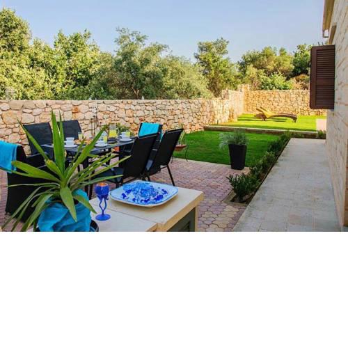 Aktis luxury villa