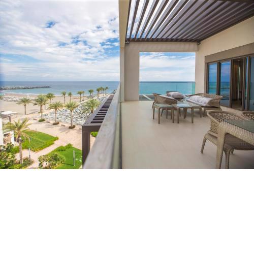 Al Aqah Luxury Apartment w/ Sea Views at Address Residences
