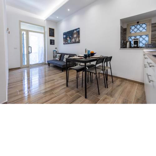 Al castello Ursino-independent house