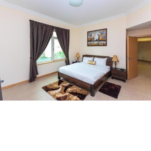 Al Hallawi Palm Jumeirah 2 BR Apt Partial Sea View