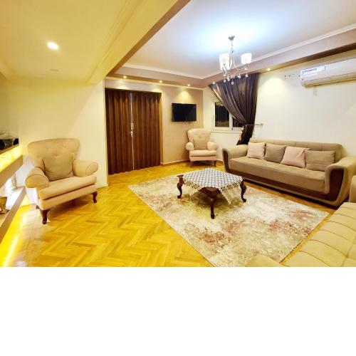 Al Mazyona Apartment Comfortable and spacious, suitable for families