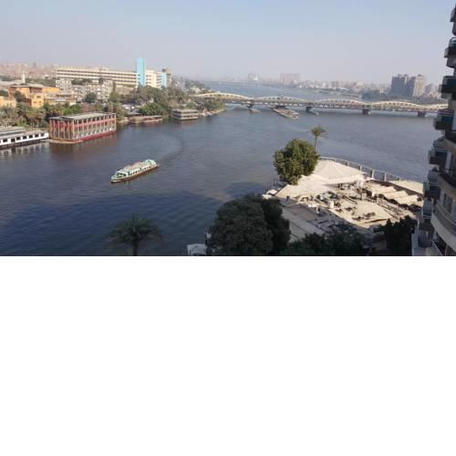 Al Umaraa Apartment Nile view