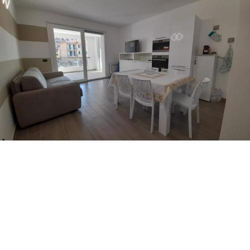 ALASSIO SUPERIOR Apartment with garage