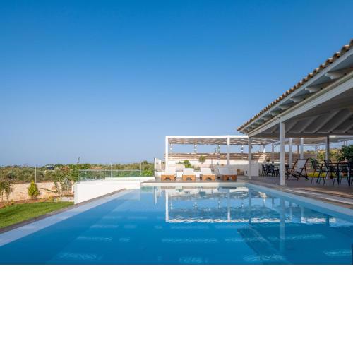 Alba Bianca Villa, a Secluded Retreat!