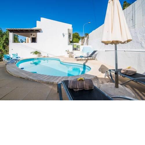 Alcanada Holiday Home Sleeps 6 with Pool Air Con and WiFi