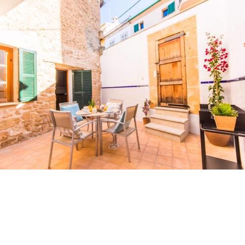 Alcudia Holiday Home Sleeps 6 with Air Con and WiFi