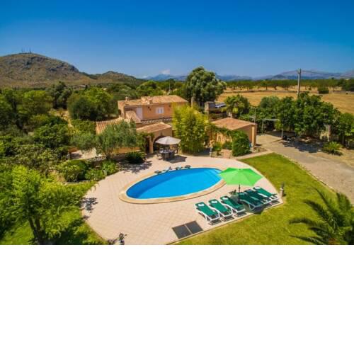 Alcudia Holiday Home Sleeps 6 with Pool Air Con and WiFi